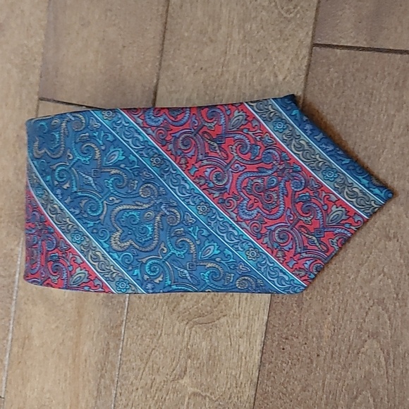 Vintage Christian Dior Vibrant Paisley Print Matte Silk Tie Made in Canada - Picture 3 of 7
